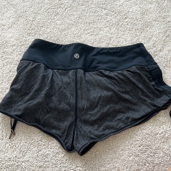 Lululemon Liberty Shorts in Grey with Black Waistband, Size 4 - Picture 4 of 5